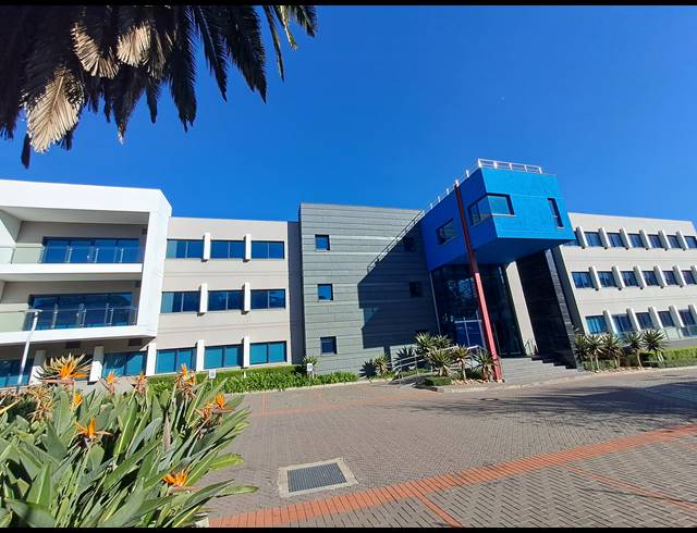 3,438M² OFFICE TO LET IN WAVERLEY